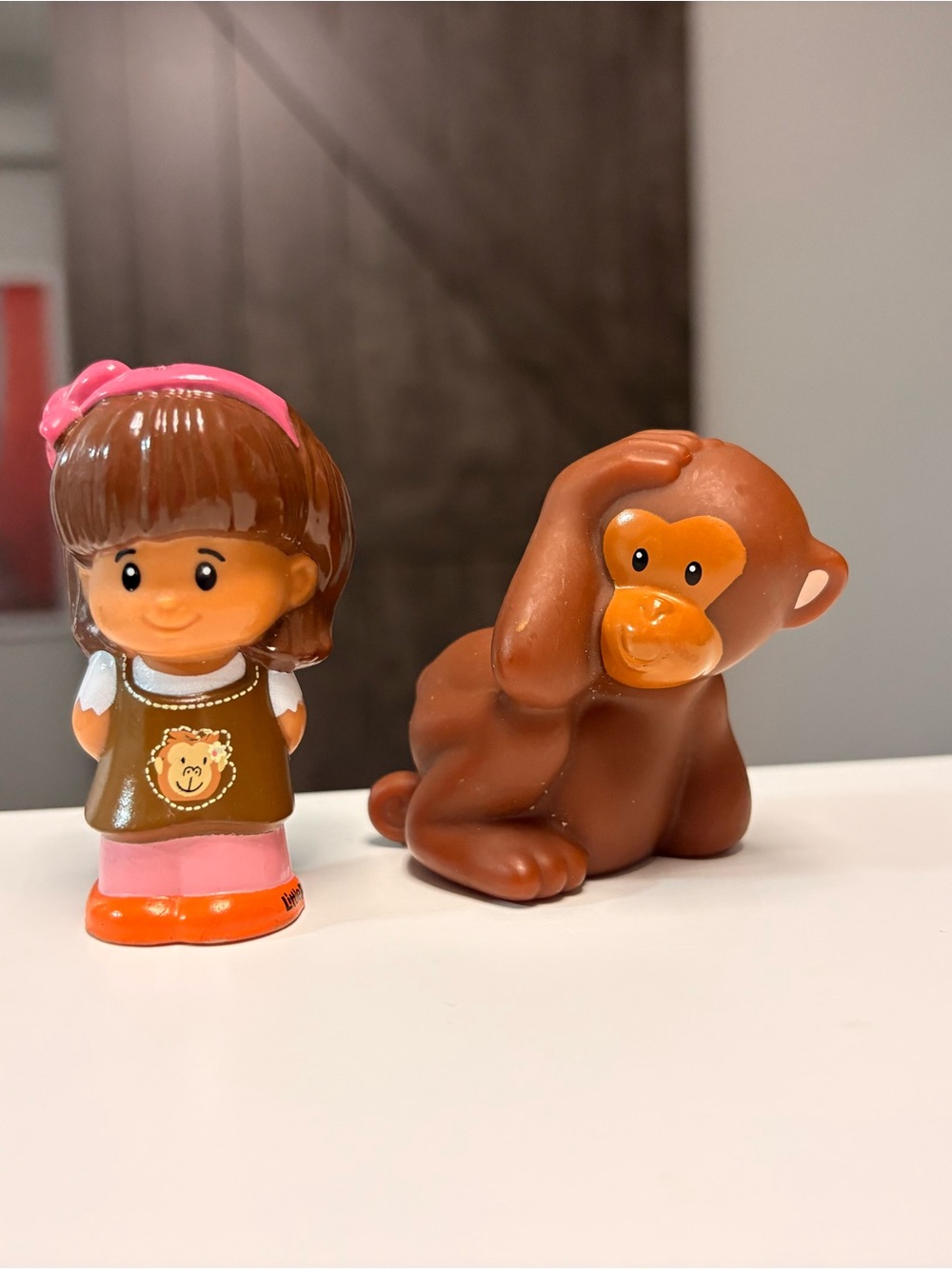 Fisher Price Little People Mia & monkey set